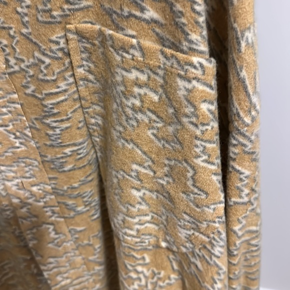 NWOT shacket - Picture 3 of 9